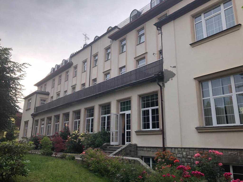 Grandhotel Нови-Бор Екстер'єр фото